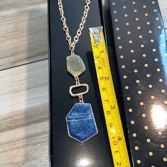 NEW Boxed Jaclyn Smith Jewelry Gold Tone With Green Druzy And Blue 32” Chain - Picture 4 of 7
